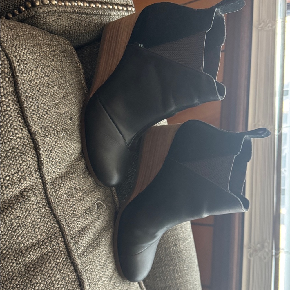 Women’s Toms Black Leather Wedge Ankle Boots - Picture 4 of 11